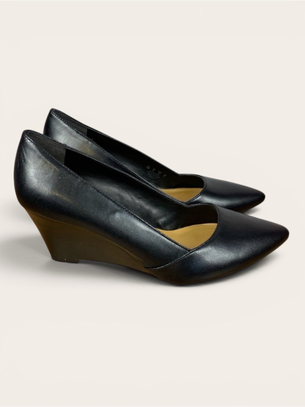 Franco Sarto Classic Black Leather Wedge Heel Sleek Pointed Toe Shoe Sz 9